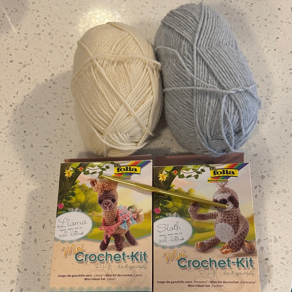 Mini Crochet Kit with Yarn - Cream and Gray